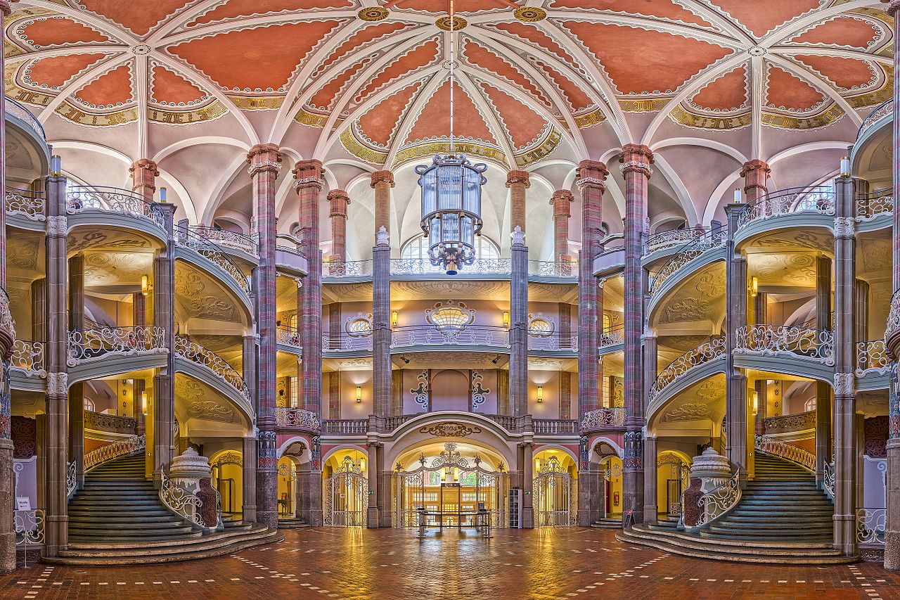 Berliner Landgericht, Eingangshalle, Treppen, Fenster