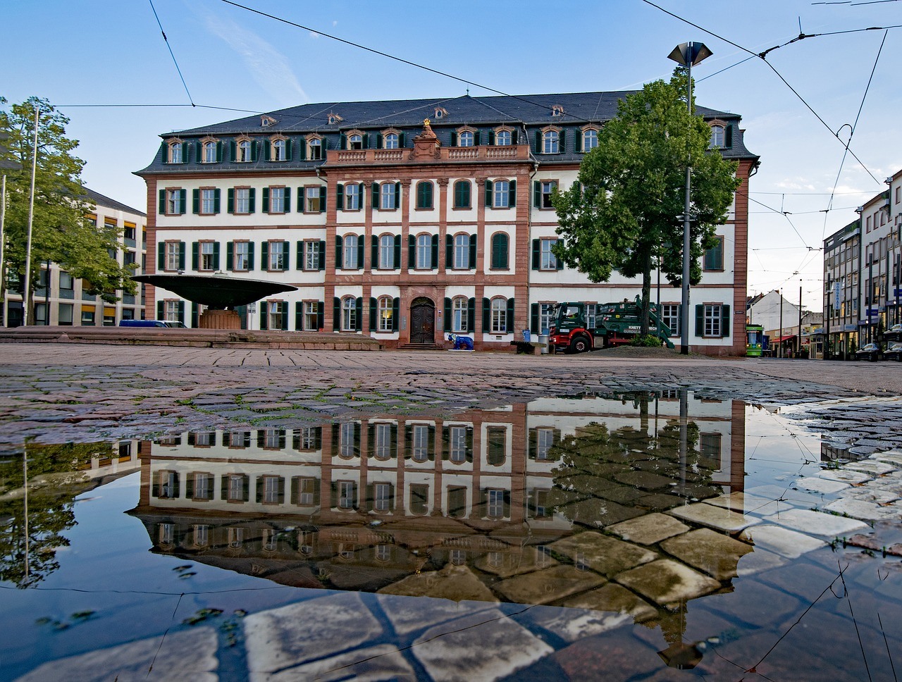 Regierungspräsidium Darmstadt, Pfütze, Gebäude