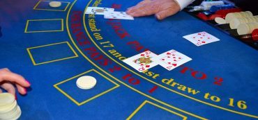 Blackjack Dealer, Spieltisch, Karten, Chips