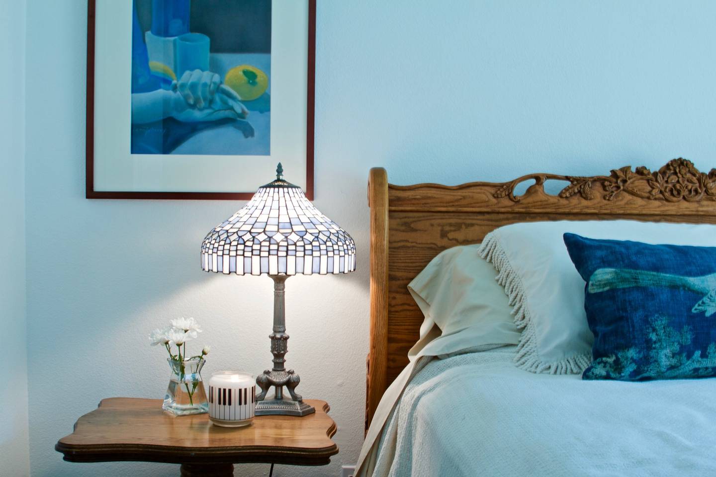 Bedside table lamp