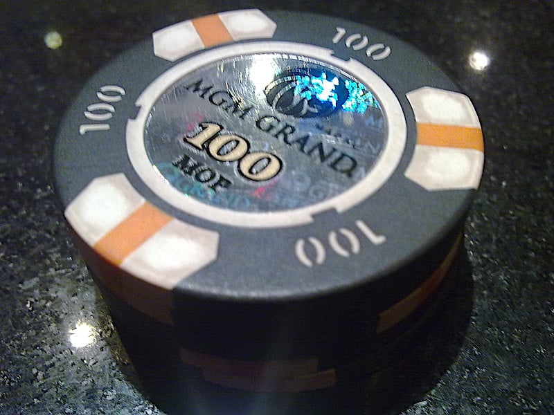 $100 black casino chip