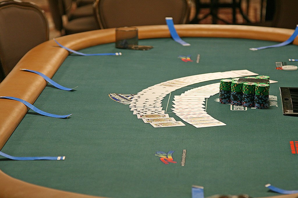 poker table for 8