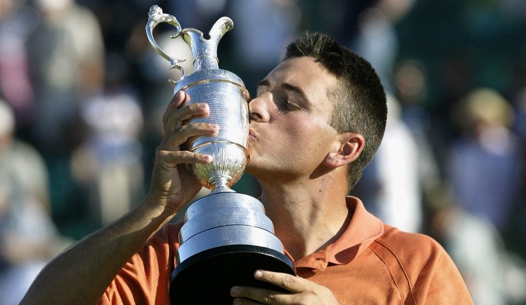 Ben Curtis kissing The Open trophy