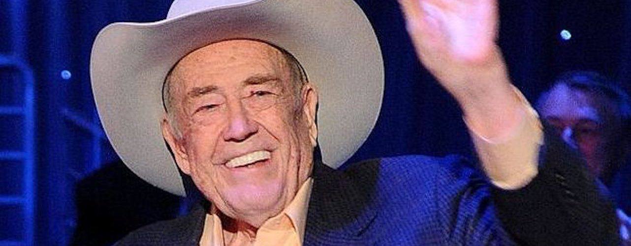Doyle Brunson waving