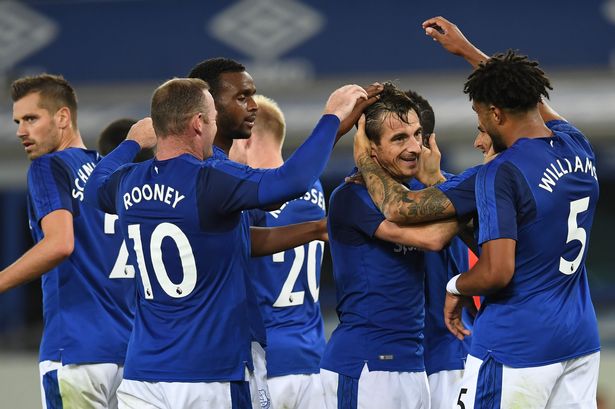 The Everton team celebrating after a goal