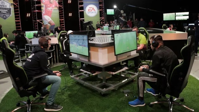 A live eSports FIFA tournament