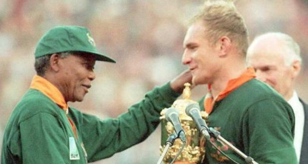 Francois Pienaar being congratulated by Nelson Mandela on winning the Rugby World Cup