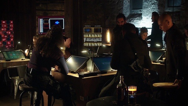 An image of Eulogy being played by criminals in Killjoys