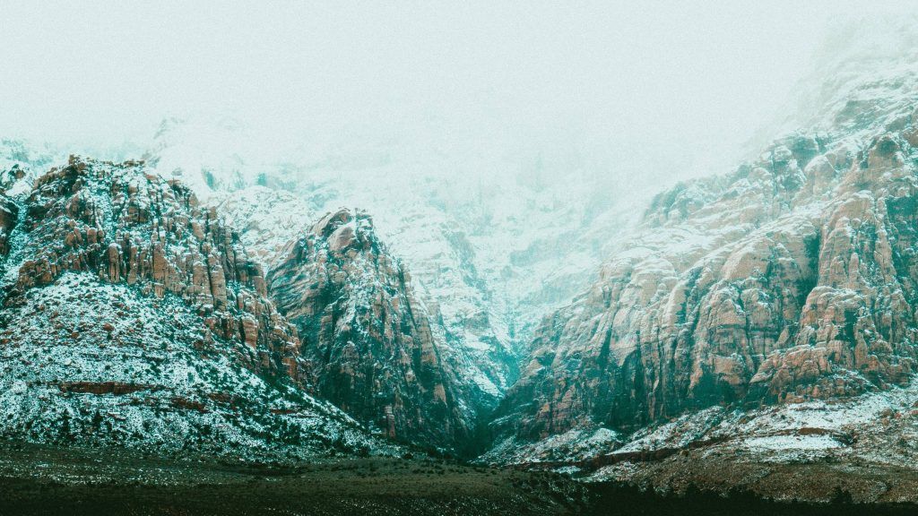 A shot of the Red Rock Canyon dusted with snow
