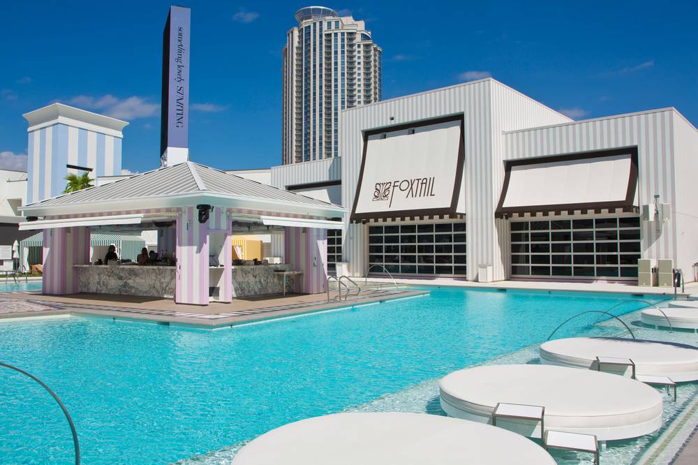 pool at the Sahara (SLS) hotel las vegas