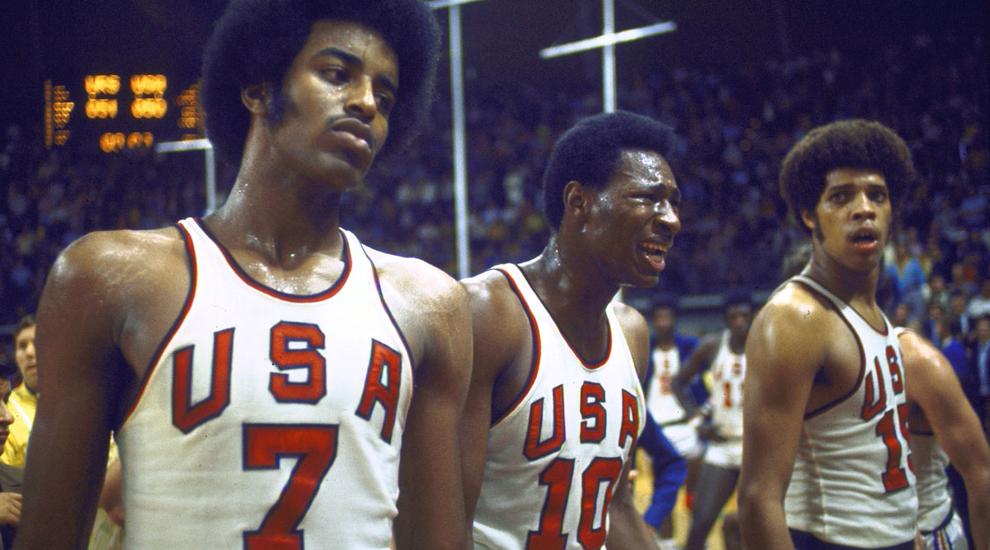 1972 USA basketball team looking sad