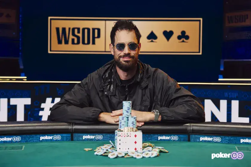WSOP-2025-Event-30-Winner_Nick-Schulman_WSOP-2025_EnriqueM_EM204064_WR-1-840x560.webp