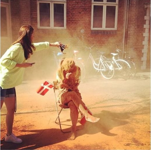 cinnamon throwing - Denmark tradition