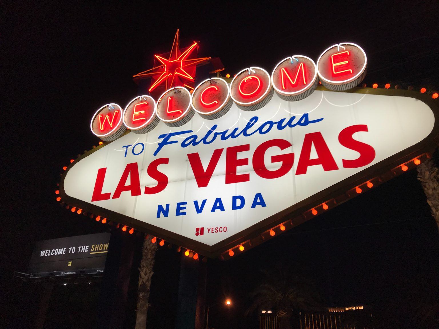 Your Ultimate Guide to Tipping in Vegas Who, How Much & When