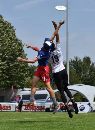Ultimate frisbee
