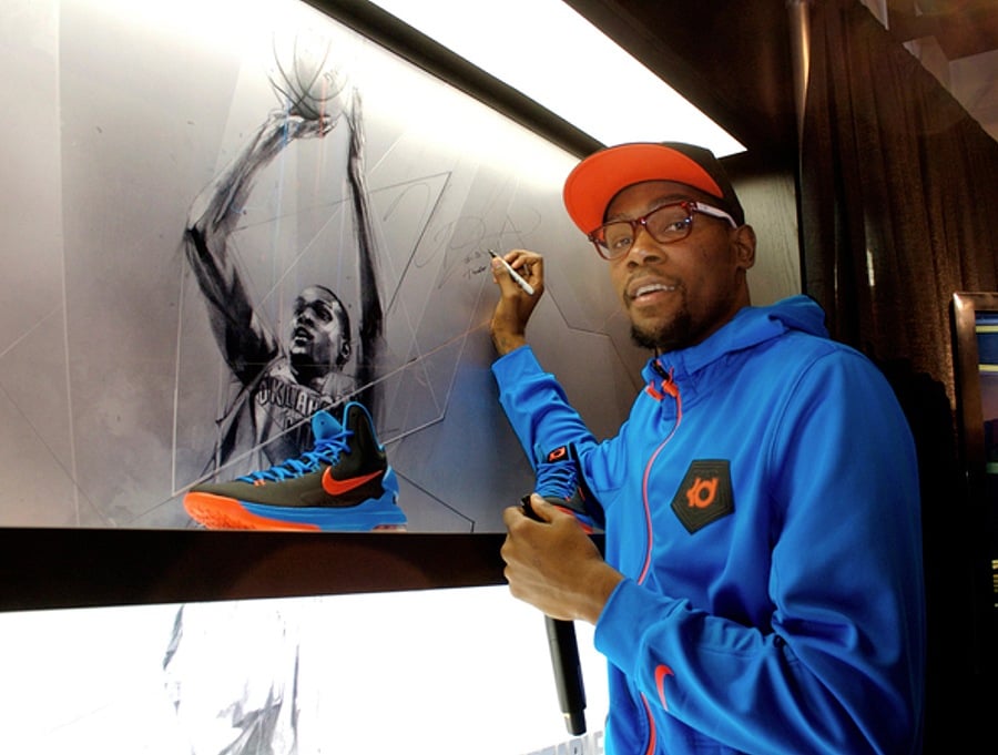 Kevin Durant at the House of Hoops