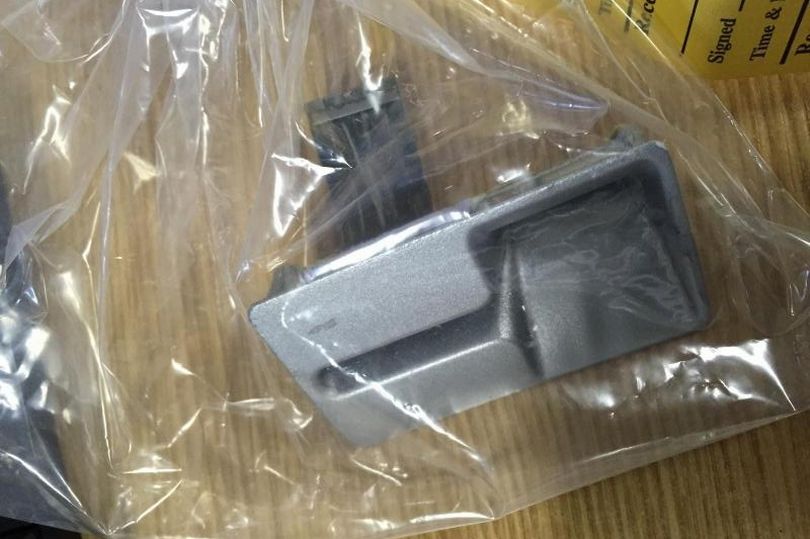 Lebanese loop skimming device