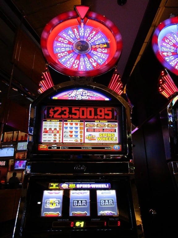 Slot machine jackpot requiring a hand pay 