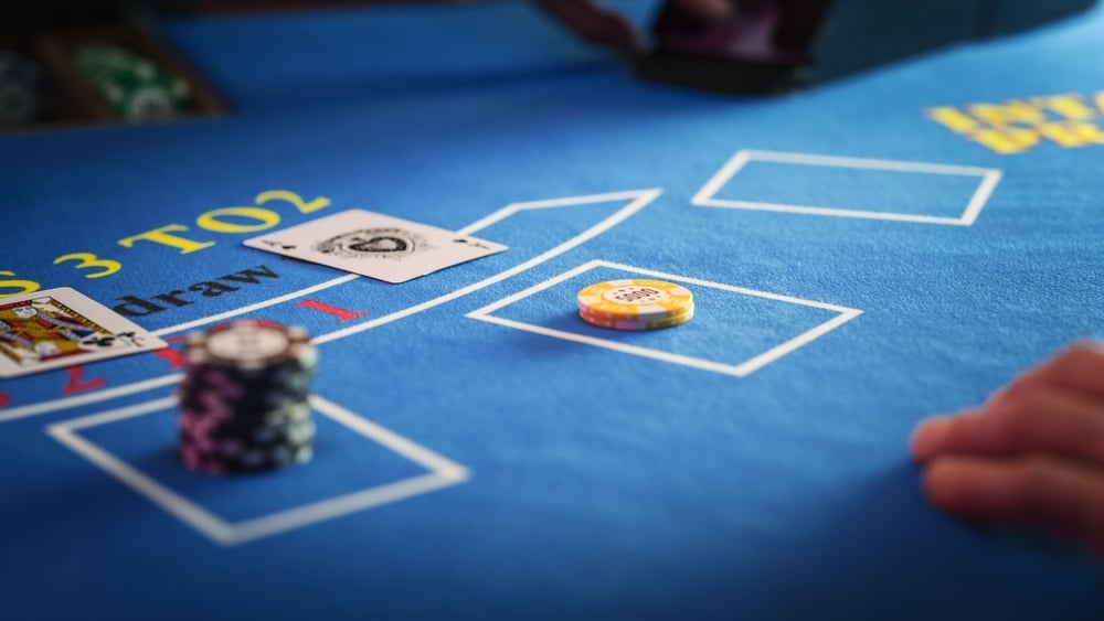 Blackjack hand signals | Casino.org
