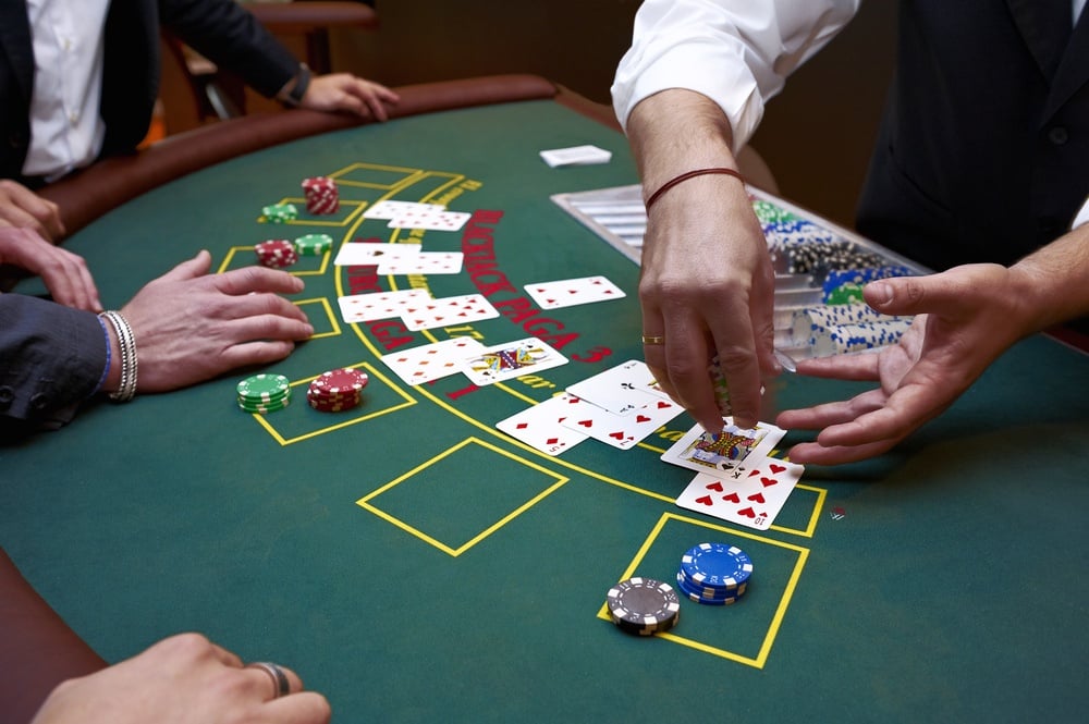 Blackjack hand signals | Casino.org