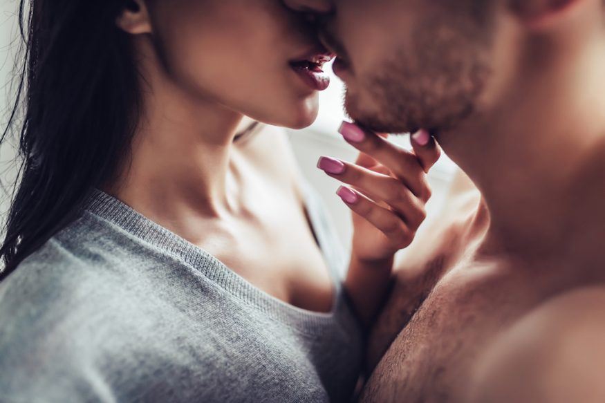 Body Language Expert Reveals The Worst Kissing Scenes In Film