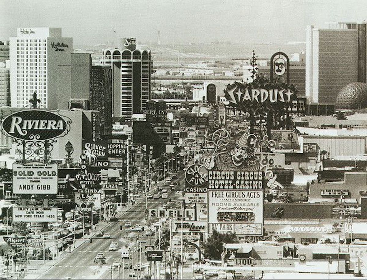 Vintage Las Vegas Casino Photos From the Past 