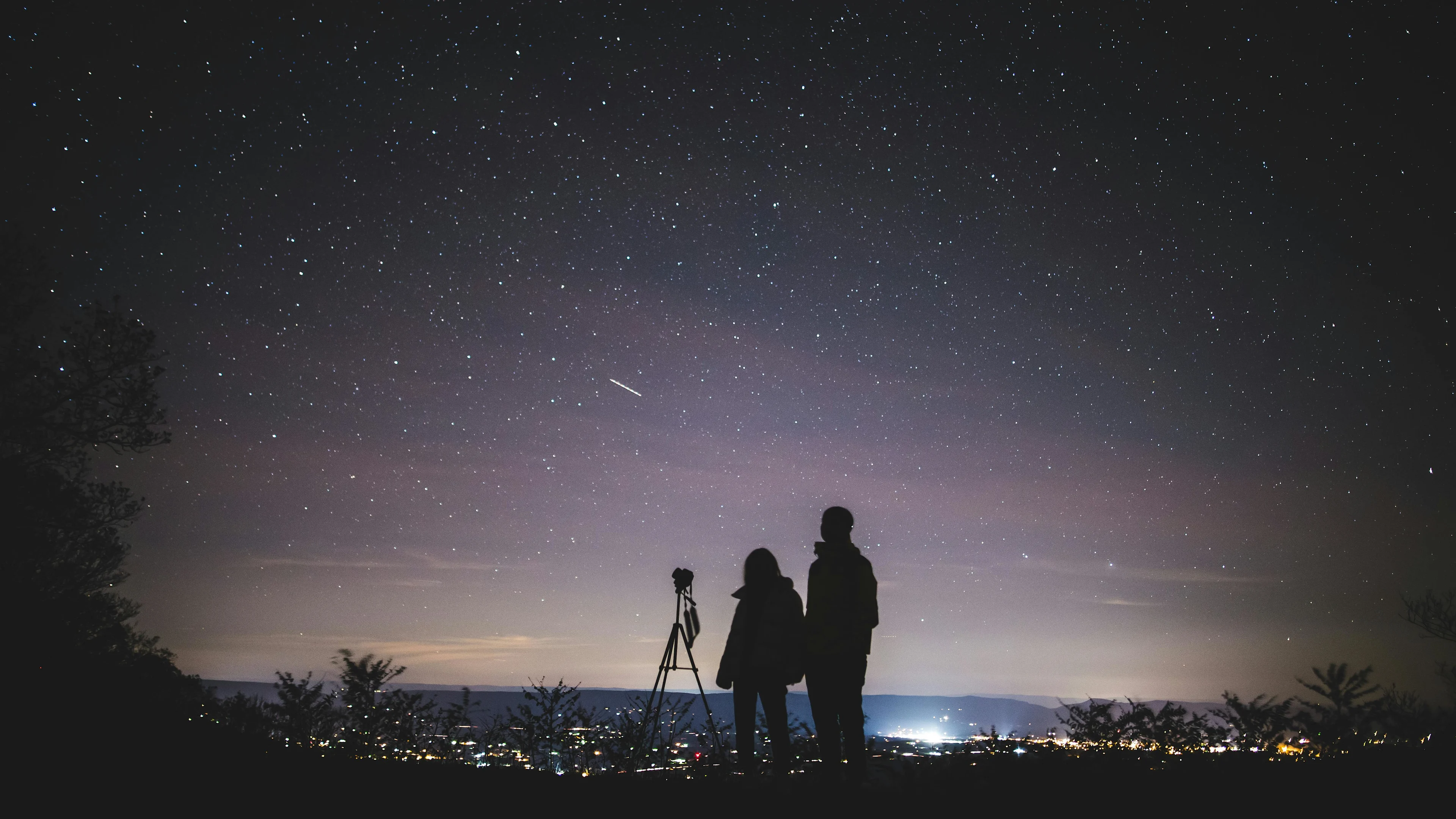 Sterne beobachten und nach UFOs suchen