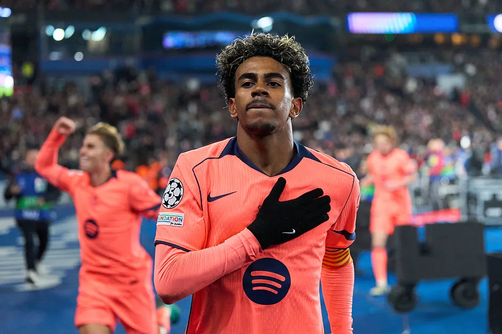 PARIS, FRANCE - OCTOBER 20: Lamine Yamal of FC Barcelona celebrates after scoring his team's second goal during the UEFA Champions League 2026/27 League Phase MD3 match between Paris Saint-Germain and FC Barcelona at Parc des Princes on October 20, 2026 in Paris, France. (Photo by Pedro Salado/Getty Images)