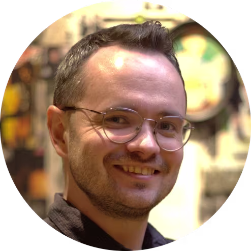 sam-pearce-author-photo