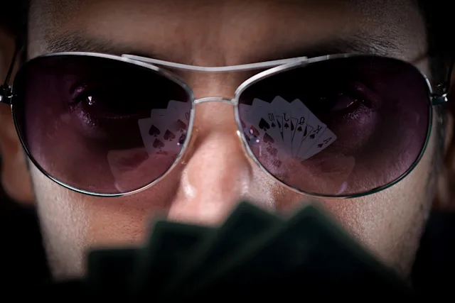 Poker und Druck: Wie du ruhig bleibst und clevere Entscheidungen in brenzligen Situationen triffst