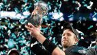 Quarterback Nick Foles mit der Vince Lombardi Trophy