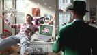 Mr Green und ein Spieler spielen im Online Casino