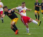 Red Bull vs. Red Bull Fußballspieler