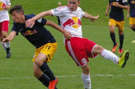 Red Bull vs. Red Bull Fußballspieler