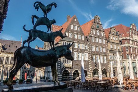 Statue Bremer Stadtmusikanten auf Bremer Marktplatz