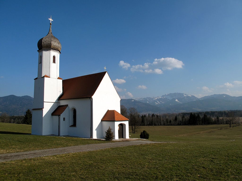 Kirche auf dem Land