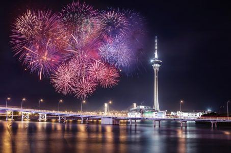 Feuerwerl über der Bucht von Macau