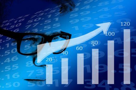 Mann mit Brille, Statistik, Pfeil, Kurve