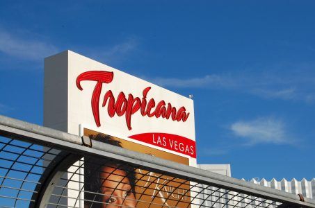 Tropicana, Gebäude