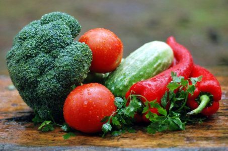 Gemüse, Brokkoli, Tomaten, Gurken, Paprika