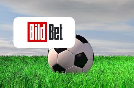 BildBet Logo, Rasen, Himmel, Wolken, Ball