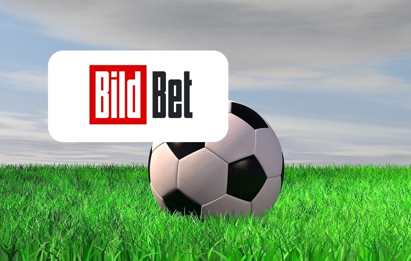 BildBet Logo, Rasen, Himmel, Wolken, Ball