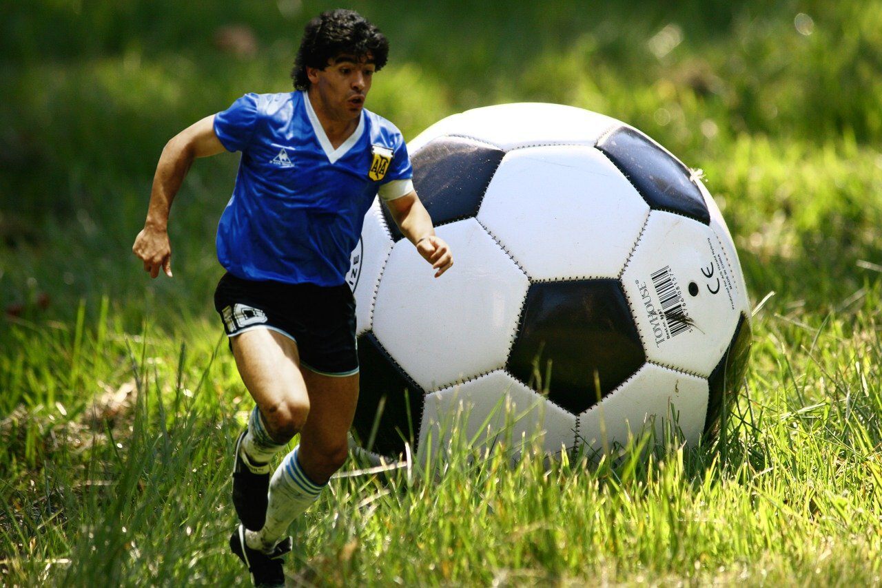 Diego Maradona, Fußball