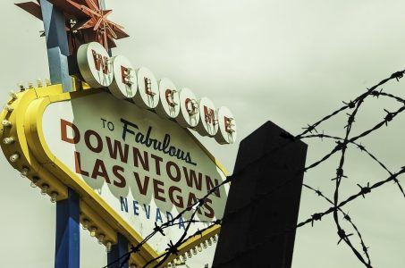 Las Vegas Sign, Stacheldrahtzaun