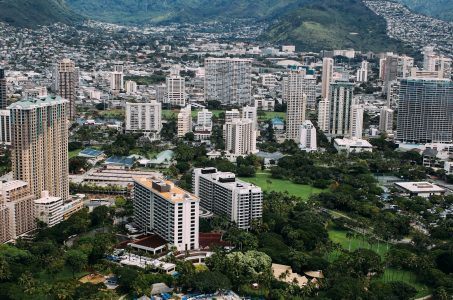 Blick auf Stadt auf Hawaii