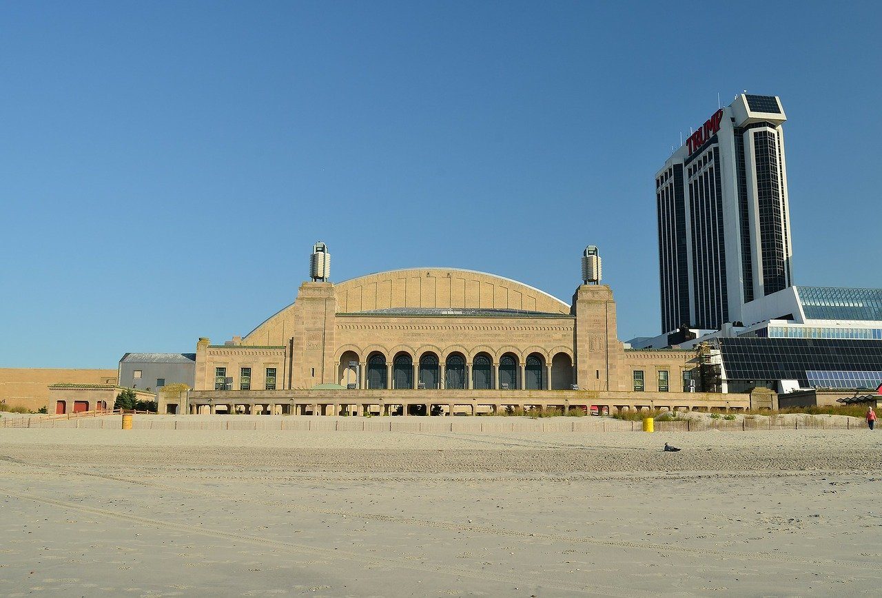 Trump Plaza Hotel, Strand, Gebäude