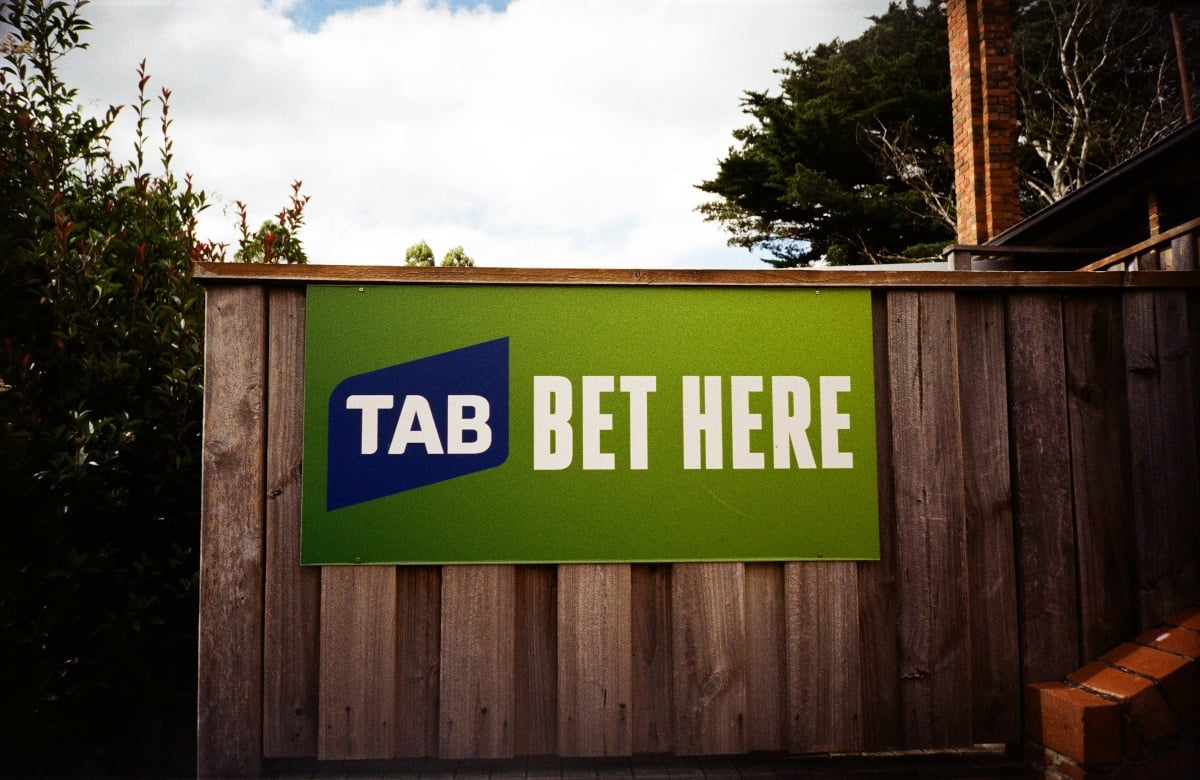 Tabcorp Schild