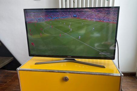 Fernseher Fußballspiel