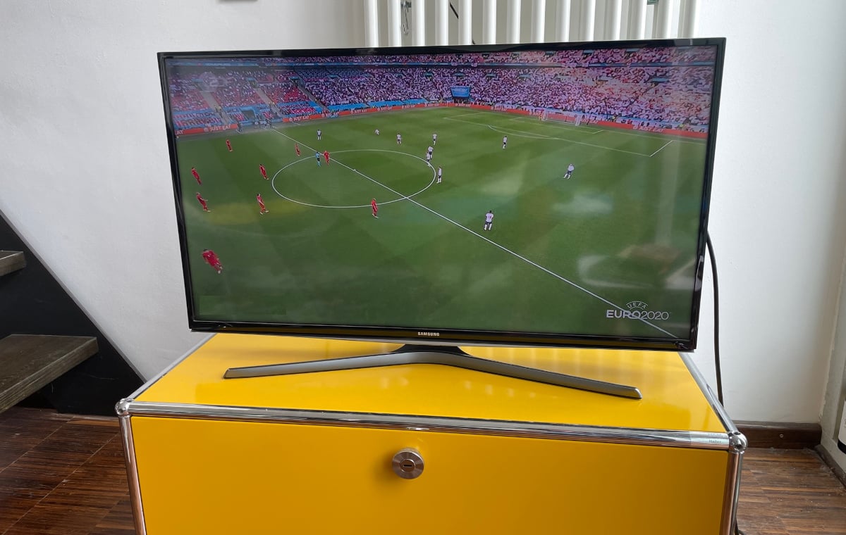 Fernseher Fußballspiel