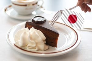 Sacher-Torte und Fahne Japan